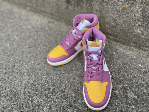 AIR JORDAN 1の555088-706