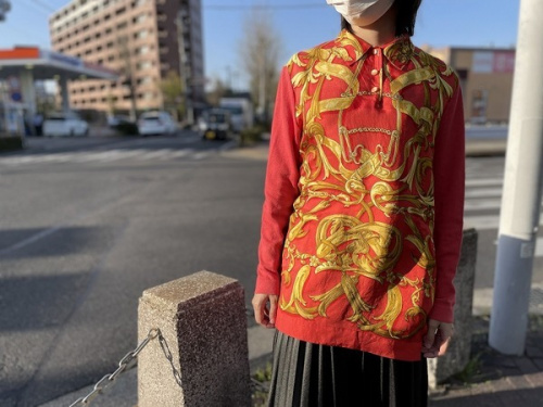 シルクニットのニットブラウス