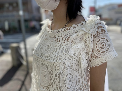 サカイのレースブラウス