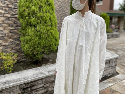 エトレトウキョウのデザインタックシャツワンピース