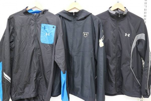 アディダスのアンダーアーマー