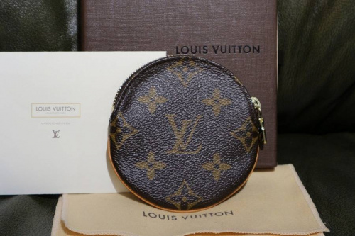 LOUIS VUITTON