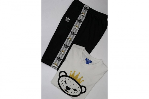 アディダスのプーマ