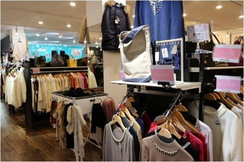 ニットのセーター