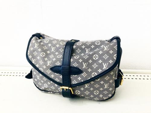 LOUIS VUITTON 　のルイ ヴィトン　