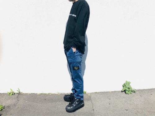 ストーンアイランドのカーゴパンツ