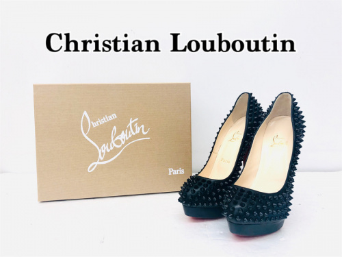 ラグジュアリーブランドのChristian Louboutin