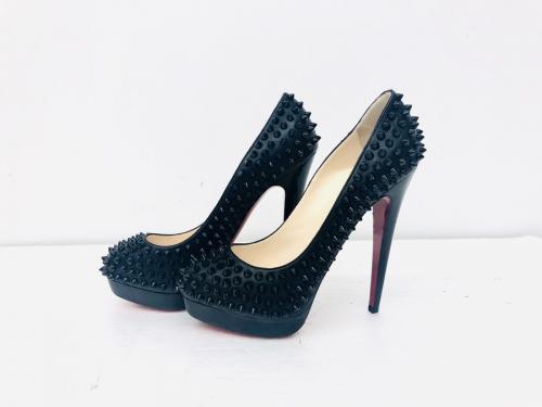 クリスチャンルブタンの関西