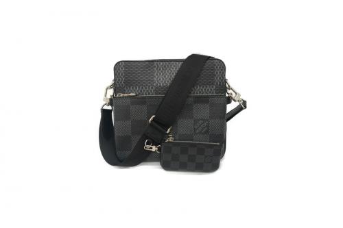 LOUIS VUITTON  のルイ ヴィトン