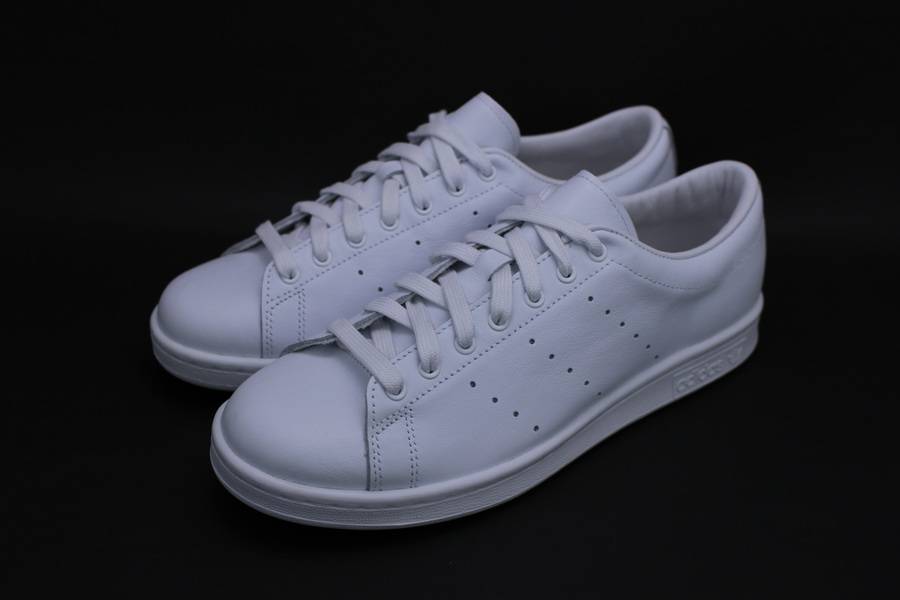 人気コラボスニーカーadidas Originals by HYKE/アディダス オリジナル